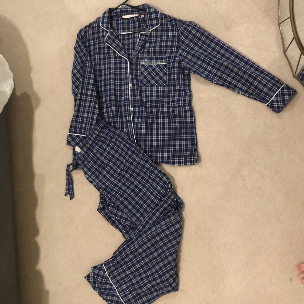 Victoria’s Secret lightweight pajama set
